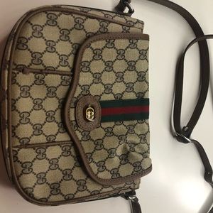 Gucci cross bag